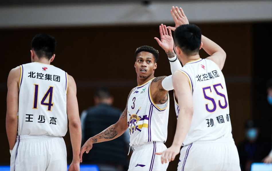  北控男篮多点开花，主场大胜南京同曦队