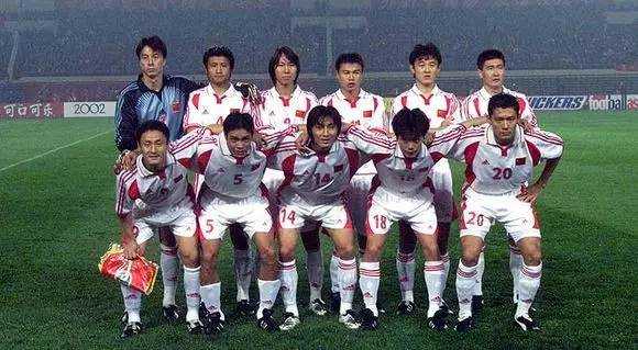  国足世预赛关键战惜败韩国队