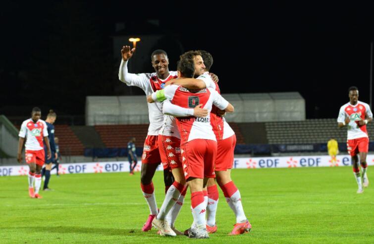  巴黎圣日耳曼提前夺冠，法甲创纪录连胜终结