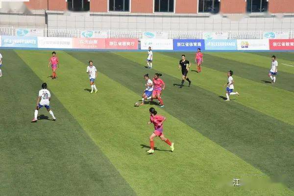  青少年足球锦标赛落幕，潜力新苗脱颖而出  