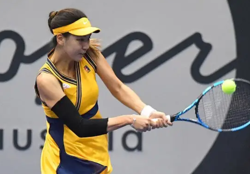  贾巴尔网前灵动，迈阿密公开赛挑落世界前三